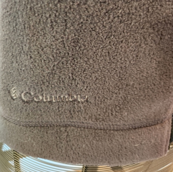 COLUMBIA size small fleece vest. Black - Picture 6 of 6